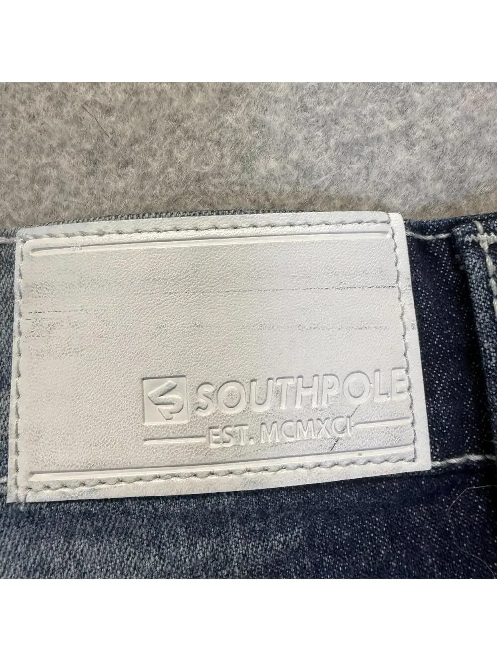 Southpole Men's Size 44 Stretch Distressed Pain Splatter Straight Leg Jeans